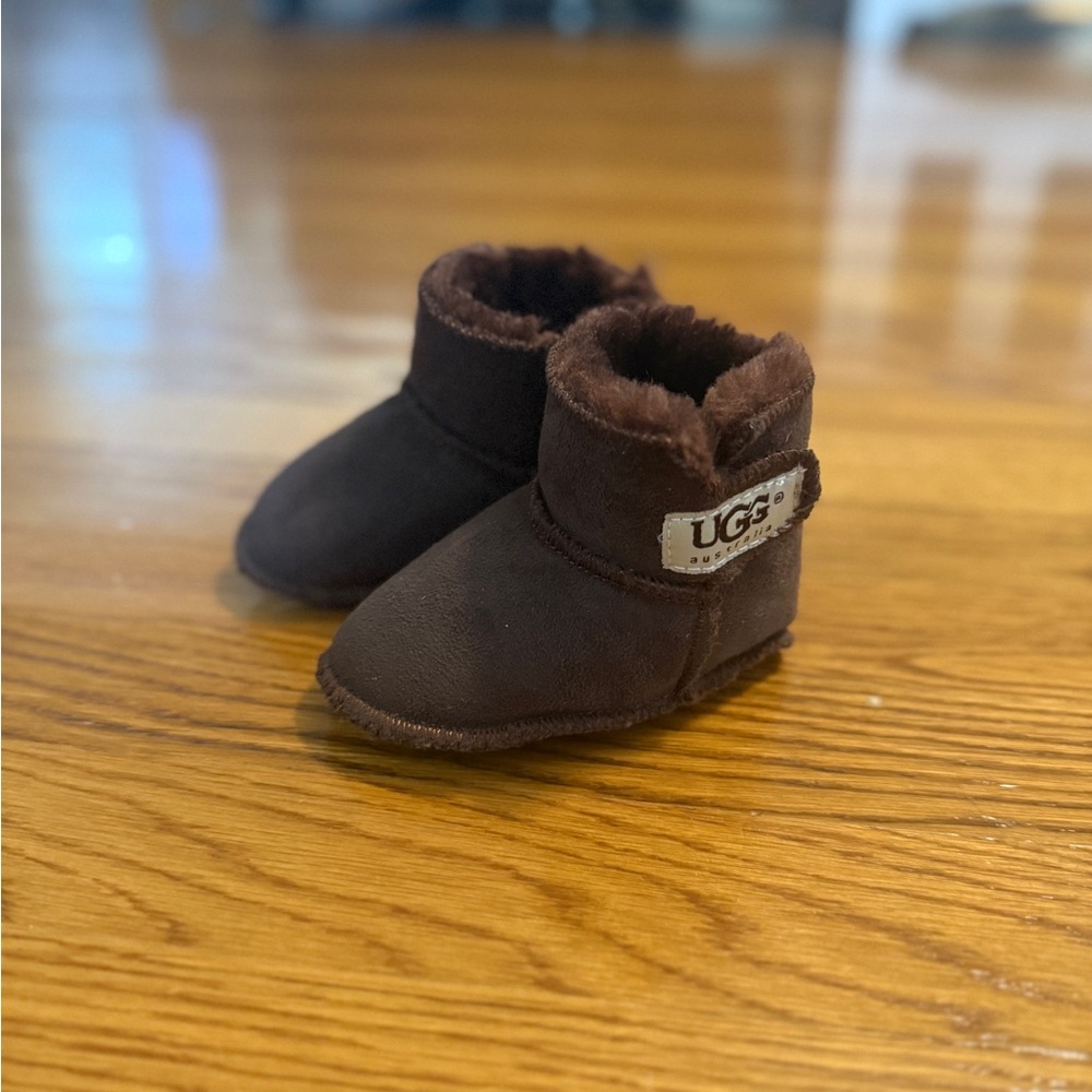 Brand New In Box : infant Ugg Erin Boots Small